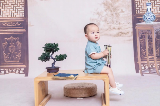 长治宝宝眼睛肿是什么原因